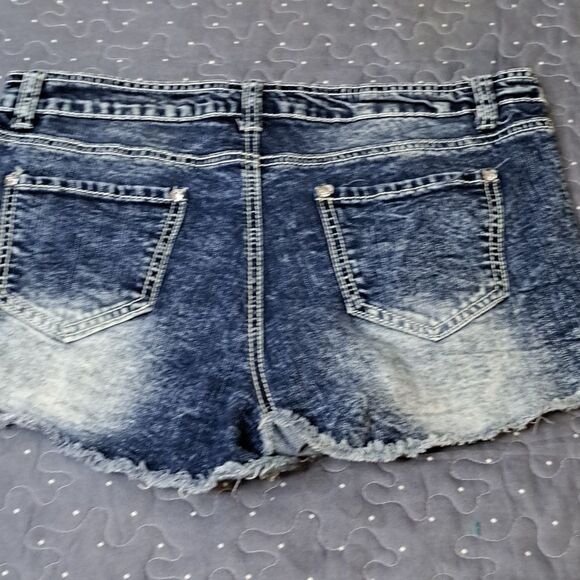 Rue21 curvy jean shorts size 15/16 - Picture 5 of 5